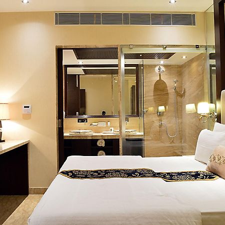 โฮเต็ล เอ็มเพอร์เรอร์ ปาล์มส์ Hotel นิวเดลี ภายนอก รูปภาพ