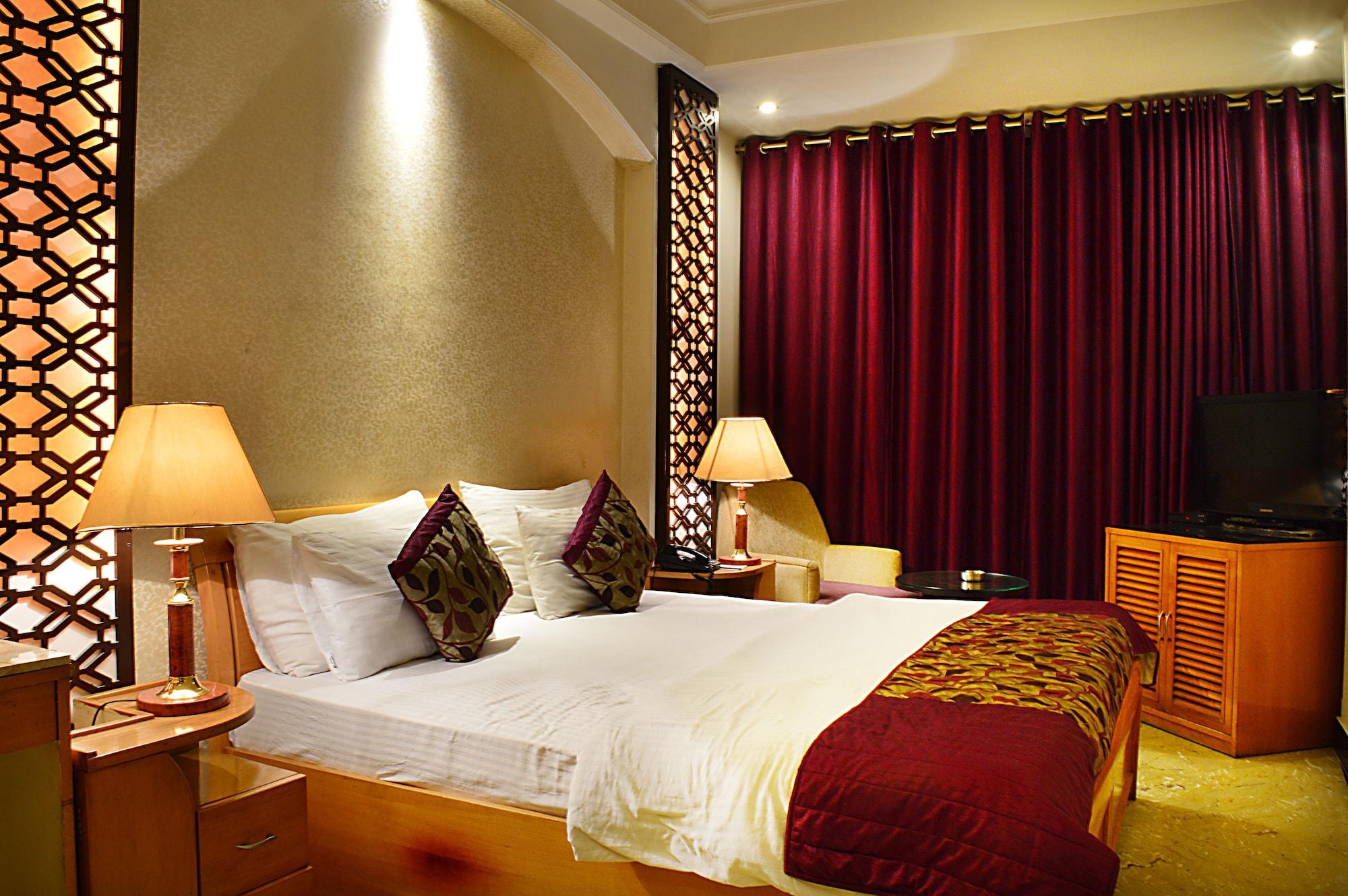 โฮเต็ล เอ็มเพอร์เรอร์ ปาล์มส์ Hotel นิวเดลี ภายนอก รูปภาพ