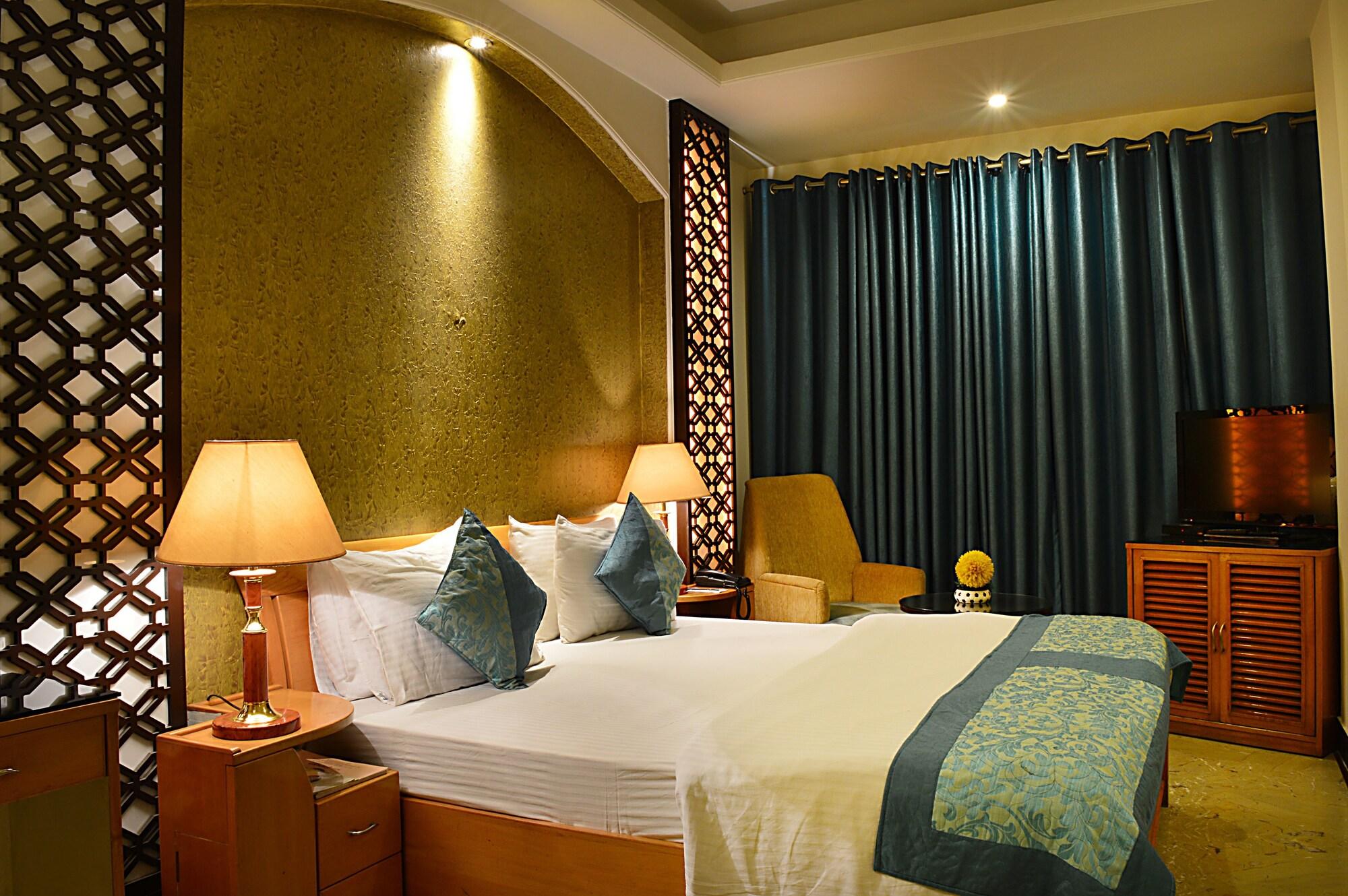 โฮเต็ล เอ็มเพอร์เรอร์ ปาล์มส์ Hotel นิวเดลี ภายนอก รูปภาพ