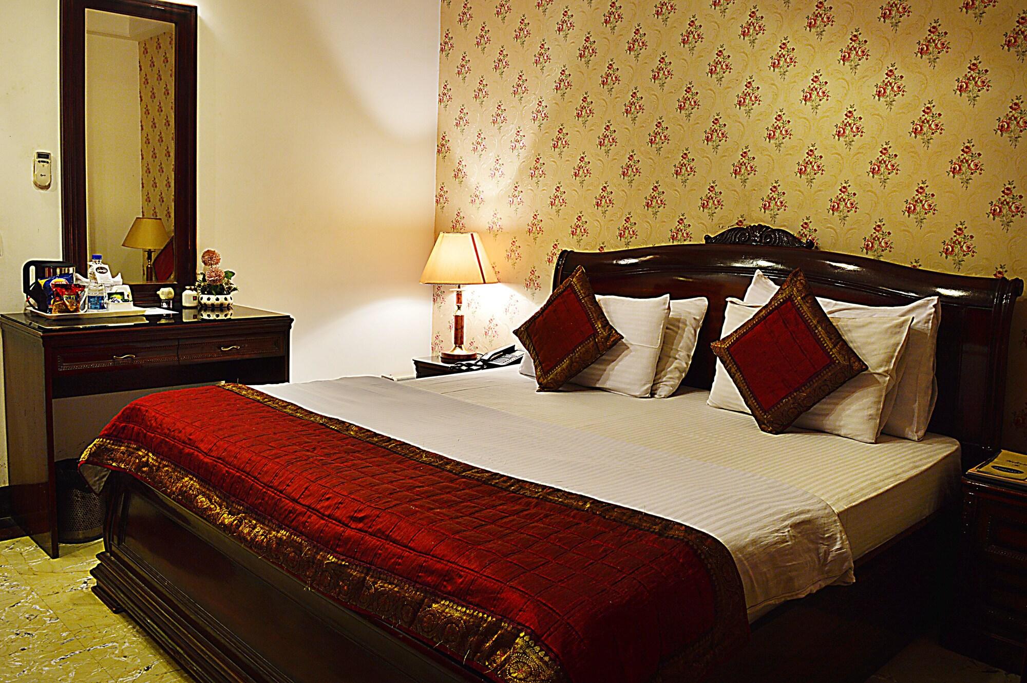 โฮเต็ล เอ็มเพอร์เรอร์ ปาล์มส์ Hotel นิวเดลี ภายนอก รูปภาพ