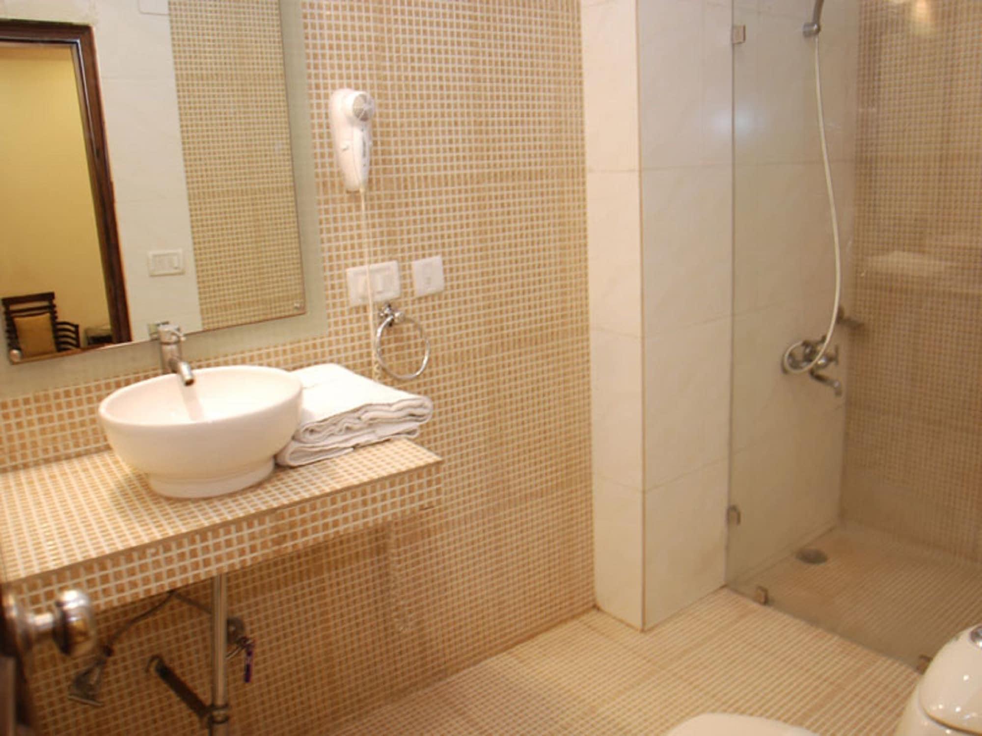 โฮเต็ล เอ็มเพอร์เรอร์ ปาล์มส์ Hotel นิวเดลี ภายนอก รูปภาพ
