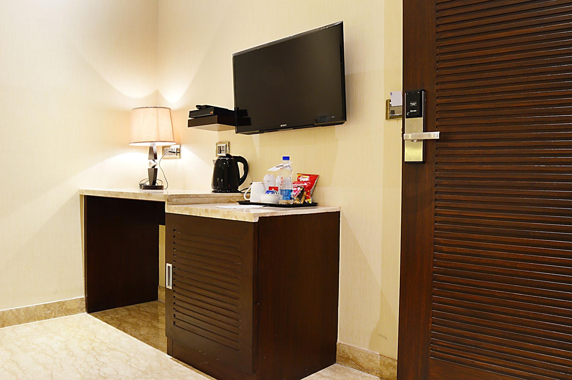 โฮเต็ล เอ็มเพอร์เรอร์ ปาล์มส์ Hotel นิวเดลี ภายนอก รูปภาพ