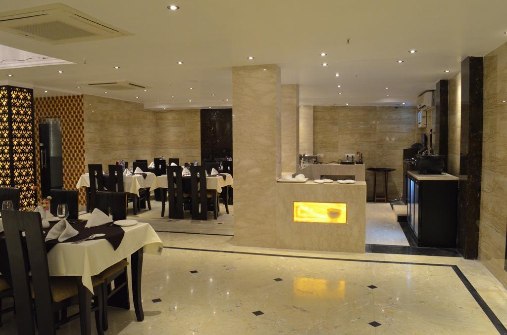 โฮเต็ล เอ็มเพอร์เรอร์ ปาล์มส์ Hotel นิวเดลี ภายนอก รูปภาพ