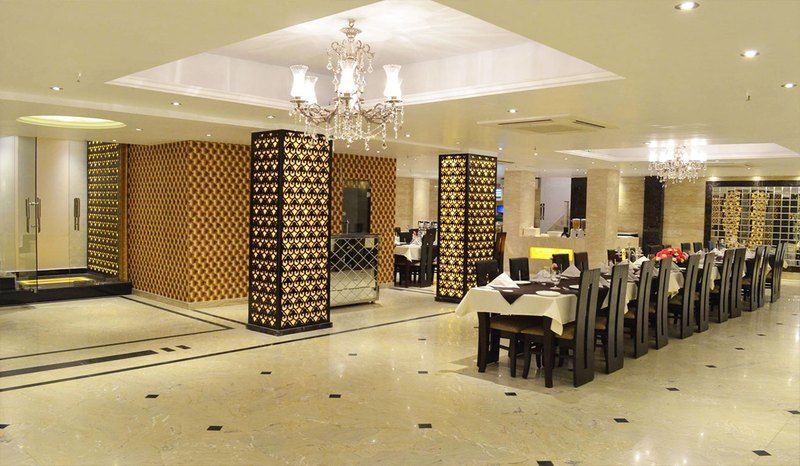 โฮเต็ล เอ็มเพอร์เรอร์ ปาล์มส์ Hotel นิวเดลี ภายนอก รูปภาพ
