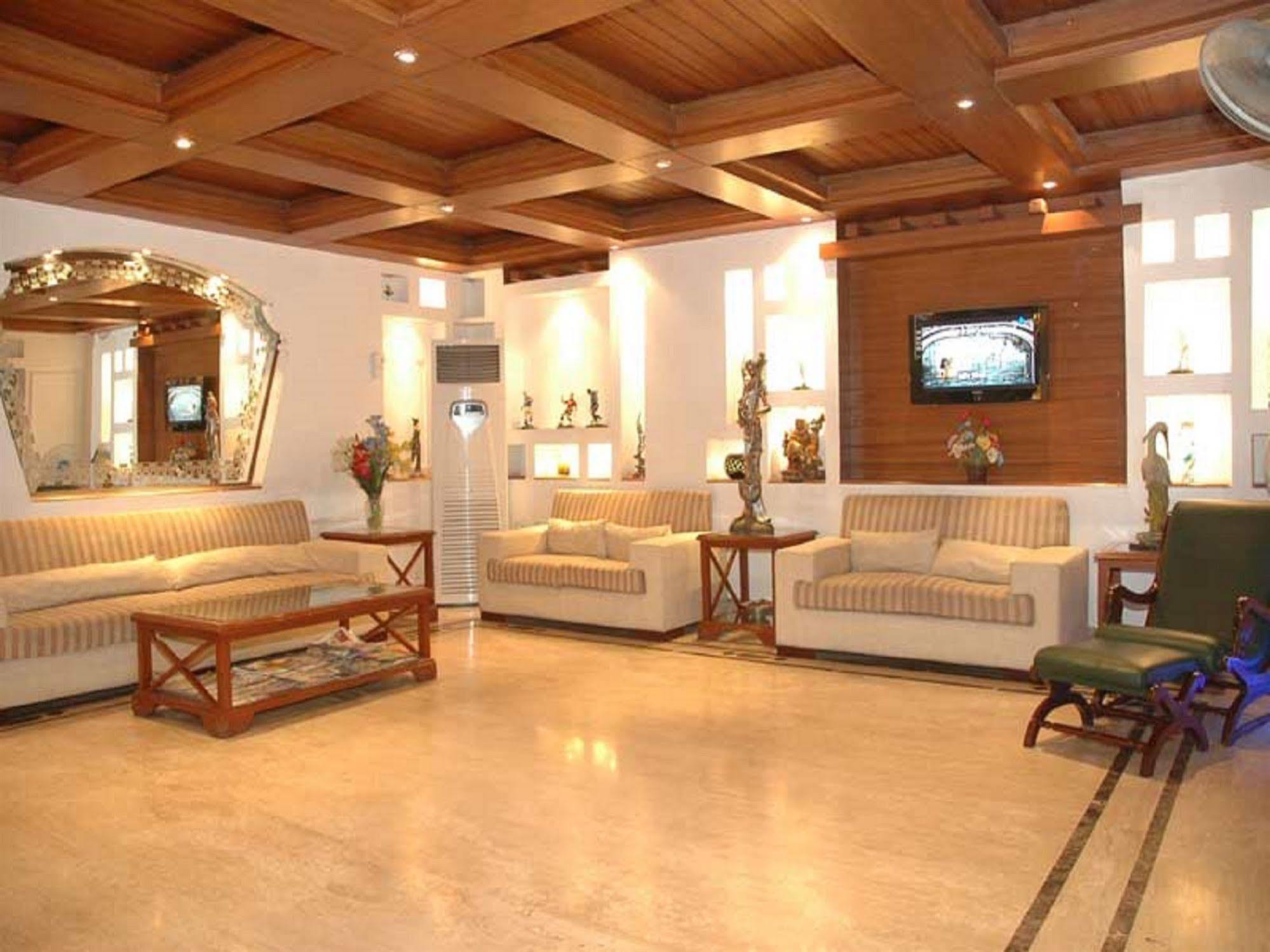 โฮเต็ล เอ็มเพอร์เรอร์ ปาล์มส์ Hotel นิวเดลี ภายนอก รูปภาพ