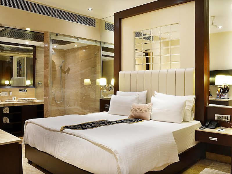 โฮเต็ล เอ็มเพอร์เรอร์ ปาล์มส์ Hotel นิวเดลี ภายนอก รูปภาพ
